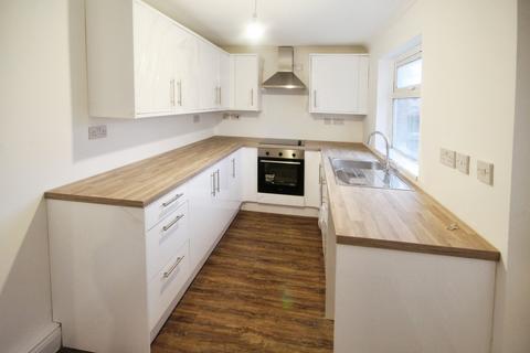 3 bedroom end of terrace house to rent, Ivy Terrace, Durham DH7