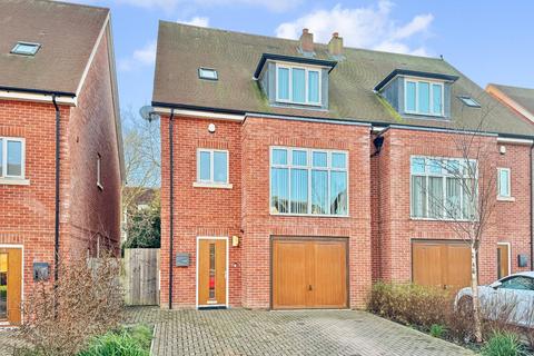 4 bedroom semi-detached house for sale, Bluebell Gardens, Kent CT20