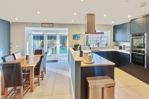 4 bedroom semi-detached house for sale, Bluebell Gardens, Kent CT20