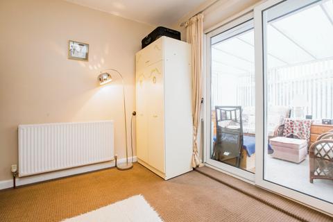 6 Aysgarth Crescent, Halifax, HX2 0UJ