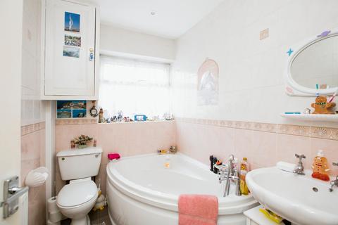6 Aysgarth Crescent, Halifax, HX2 0UJ