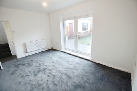 3 bedroom semi-detached house for sale, The Hollings, Leeds LS26