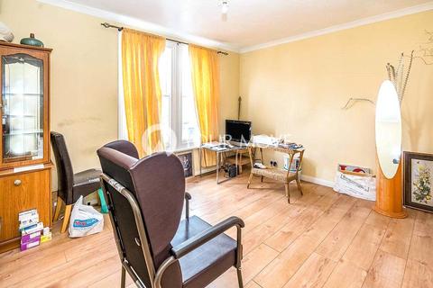 1 bedroom flat for sale, Balmoral Road, Kent ME7