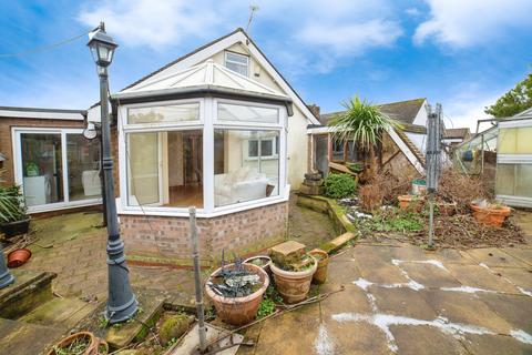 2 bedroom bungalow for sale, Bourne Avenue, Nottingham NG17