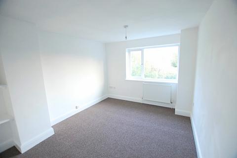 3 bedroom flat to rent, Fairway Close, Bristol BS30