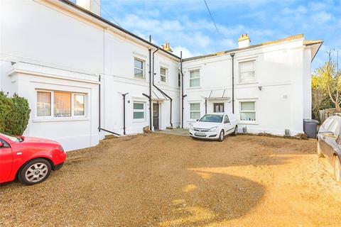 3 bedroom flat for sale, Stamford Avenue, Hampshire PO11