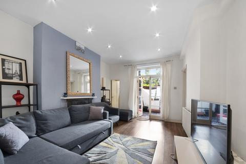 2 bedroom flat to rent, Gwendwr Road, W14