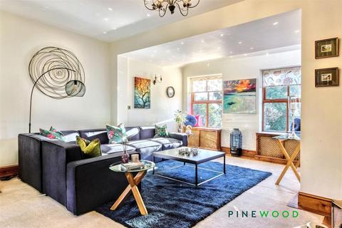 84 Ashover Road, Old Tupton, Chesterfield, S42 6HJ