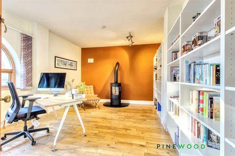 84 Ashover Road, Old Tupton, Chesterfield, S42 6HJ