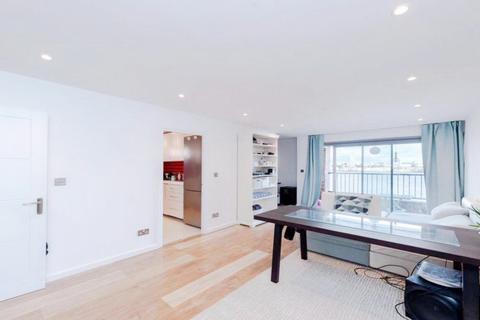 1 bedroom in a flat share to rent, 240 Westferry Road, E14