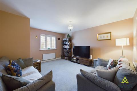 3 bedroom end of terrace house for sale, Bluebell Way, Tutbury DE13