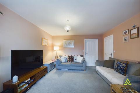 3 bedroom end of terrace house for sale, Bluebell Way, Tutbury DE13