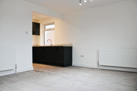 3 bedroom apartment to rent, Carlisle Street, Leicester LE3