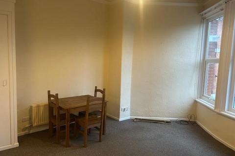 1 bedroom flat to rent, Beaconsfield, Manchester M14