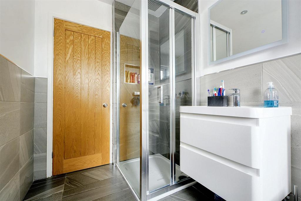 Shower Room 4.jpeg