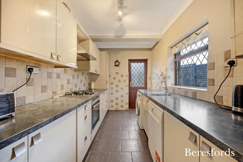 4 bedroom semi-detached house for sale, Trent Avenue, Upminster, RM14