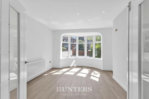4 bedroom semi-detached house for sale, Manchester New Road, Alkrington M24
