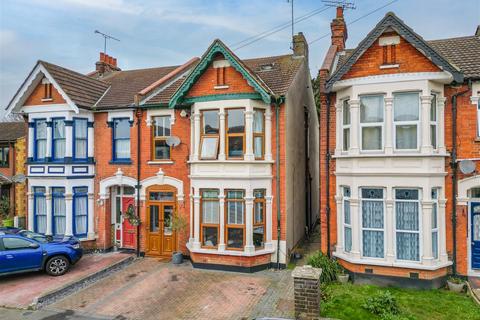 5 bedroom semi-detached house for sale, WIMBORNE ROAD, Southend-On-Sea