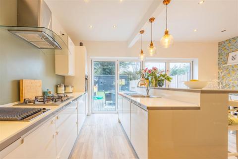 5 bedroom semi-detached house for sale, WIMBORNE ROAD, Southend-On-Sea