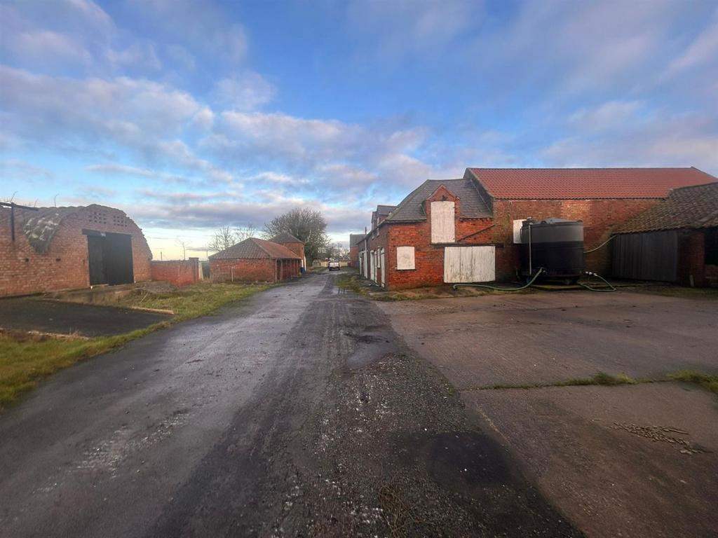 The Grange, Rectory Road, Roos, HU12 0 HT