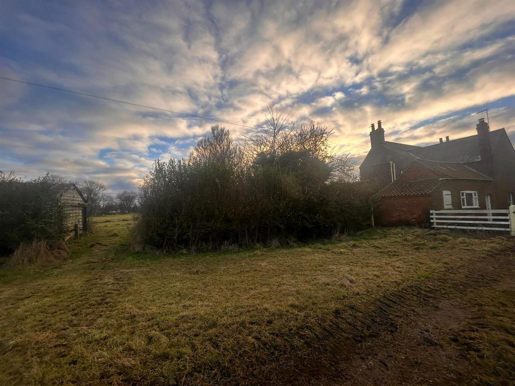 The Grange, Rectory Road, Roos, HU12 0 HT