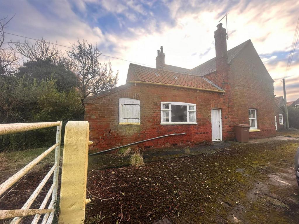 The Grange, Rectory Road, Roos, HU12 0 HT