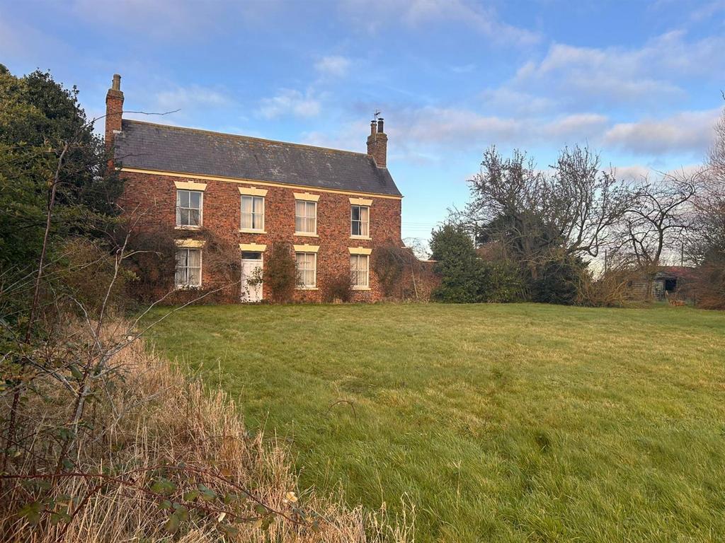 The Grange, Rectory Road, Roos, HU12 0 HT