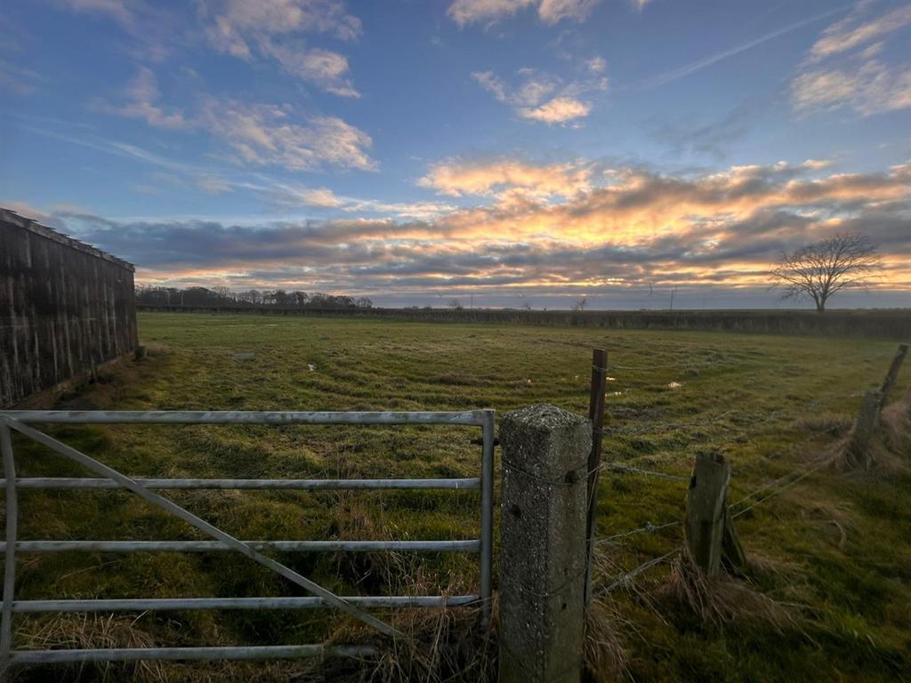 The Grange, Rectory Road, Roos, HU12 0 HT