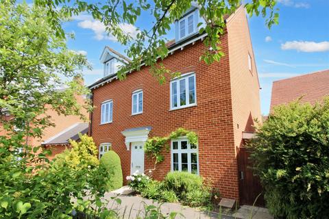 5 bedroom detached house for sale, Wykeham Path, Aylesbury