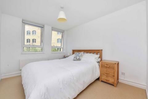 3 bedroom flat for sale, St. Katharines Way, London E1W