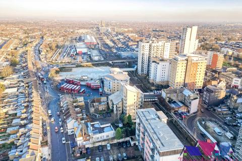 3 bedroom maisonette for sale, Hainault Street, Ilford IG1