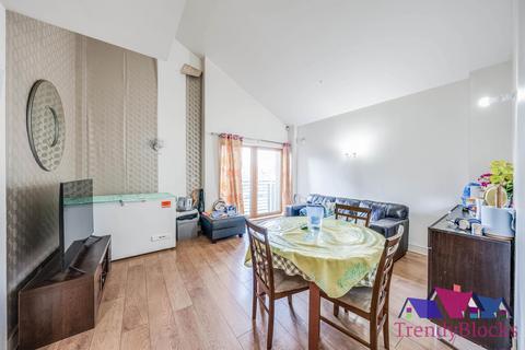 3 bedroom maisonette for sale, Hainault Street, Ilford IG1