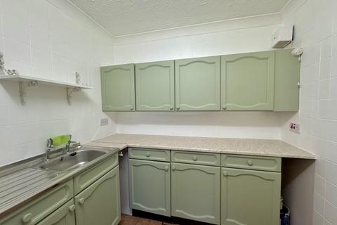 1 bedroom apartment for sale, Station Road, Thorpe Bay, SS1