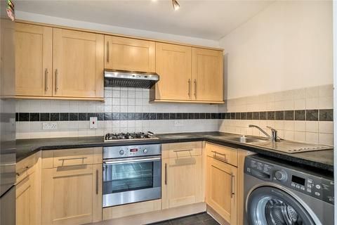Flat B, 7 Old Bromley Road, Bromley, BR1 4LB