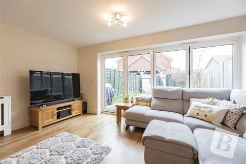 3 bedroom semi-detached house for sale, Tamworth Drive, Wickford, Essex, SS11