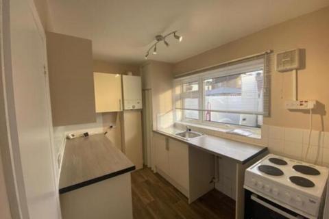 2 bedroom ground floor maisonette to rent, Firsgrove Road, Warley, Brentwood, Essex, CM14