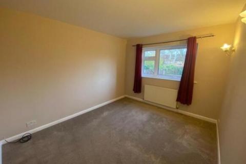 2 bedroom ground floor maisonette to rent, Firsgrove Road, Warley, Brentwood, Essex, CM14