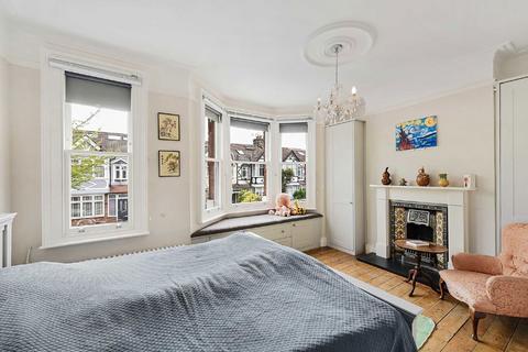 3 bedroom house to rent, Dudley Gardens, London W13