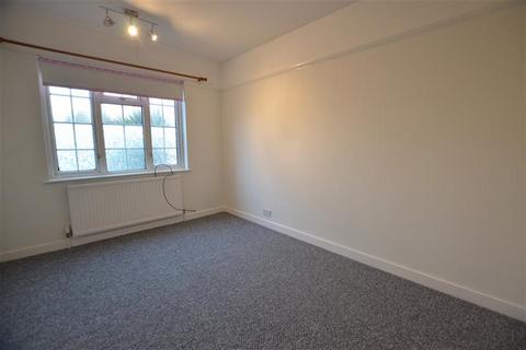 2 bedroom apartment for sale, Crescent View, Loughton, IG10