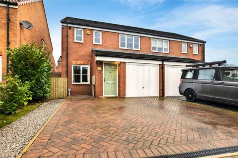 3 bedroom semi-detached house for sale, Malton Mews, Morley, Leeds, West Yorkshire