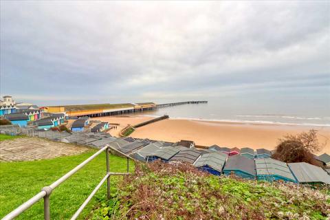 2 bedroom apartment for sale, Walton on the Naze CO14