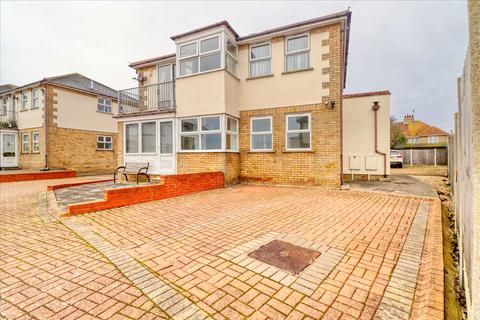 undefined, Walton on the Naze CO14