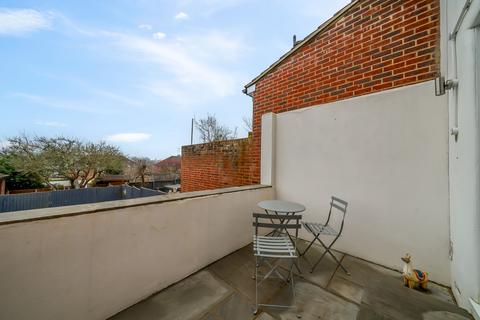 140 Longmead Drive, Sidcup, DA14 4NZ