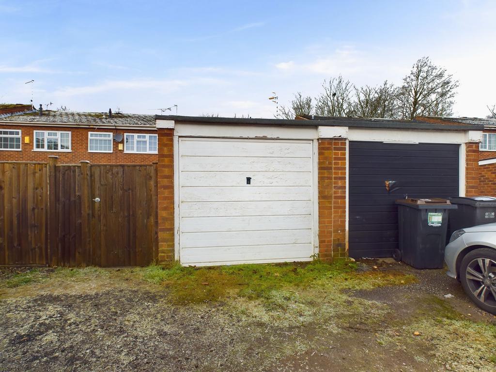Garage (Left)