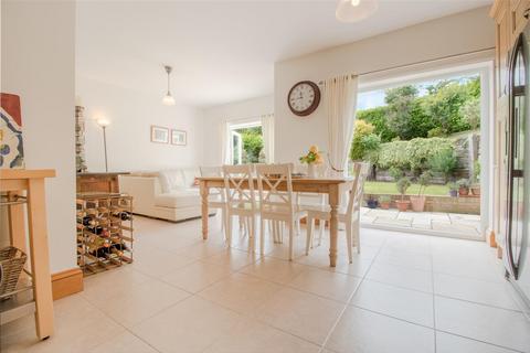 11 Riverbank Close, Wirral, CH60 8PP