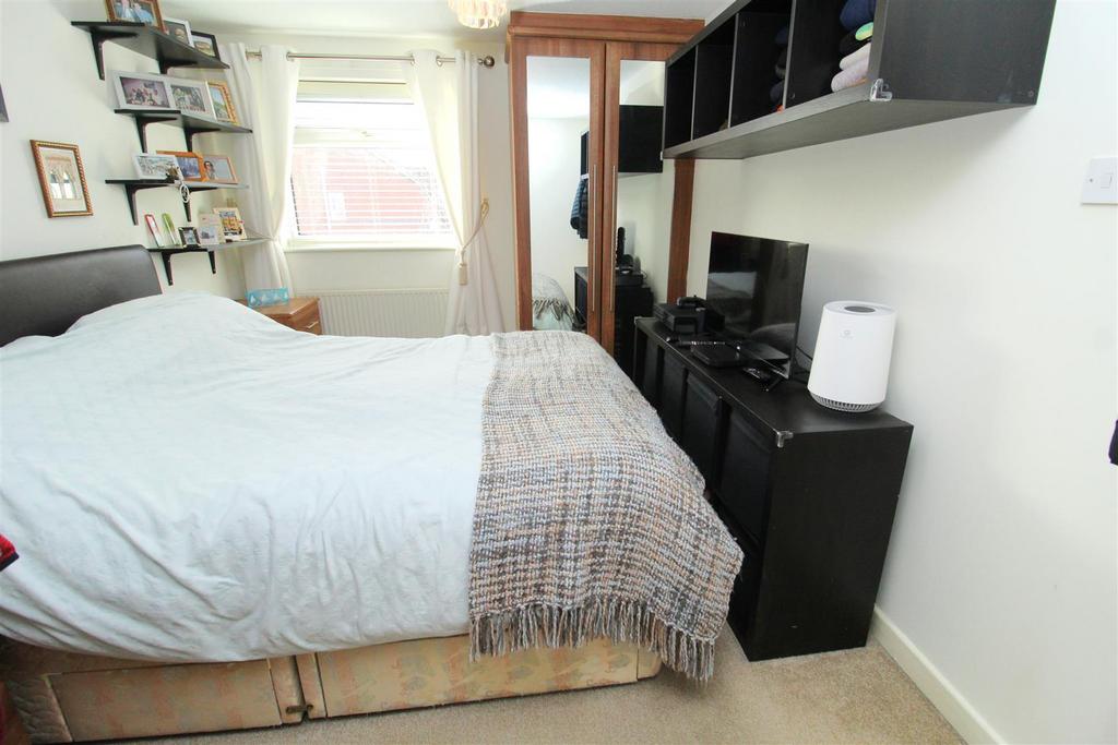 Bed1b.JPG