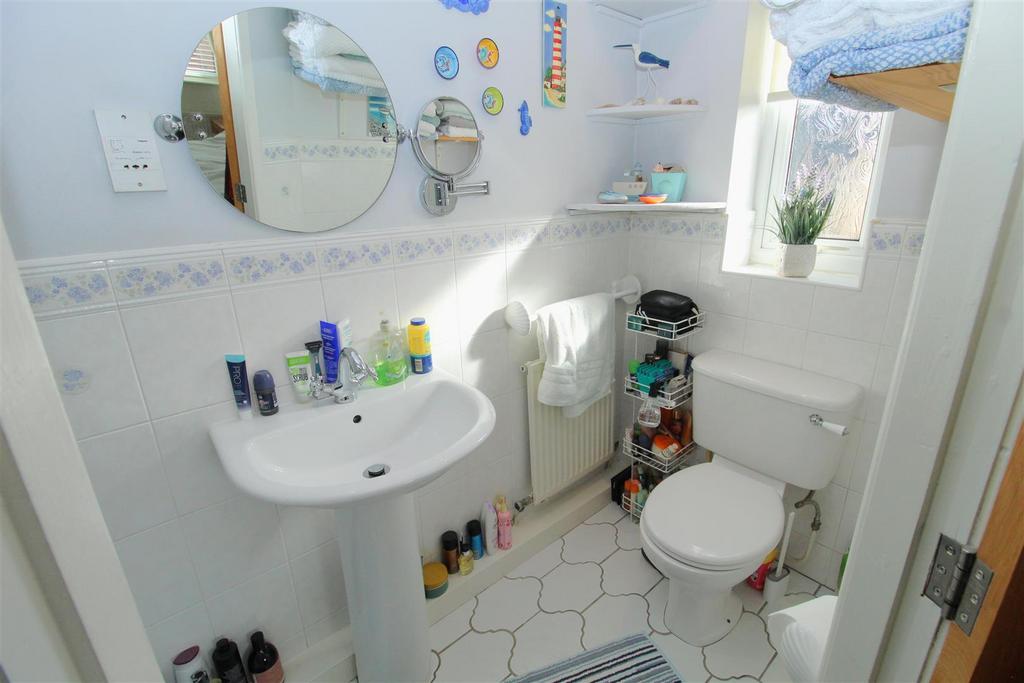 Ensuite.JPG