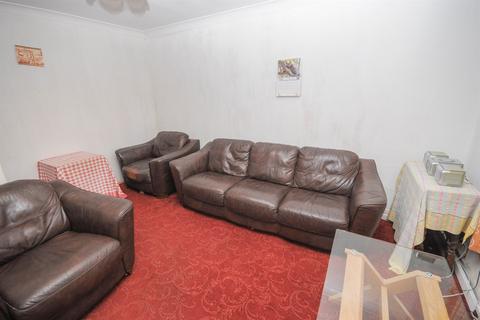 2 bedroom flat for sale, Jubilee Road, Gosforth