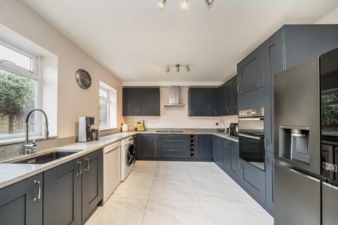 3 bedroom semi-detached house for sale, Bird In Bush Road, London SE15