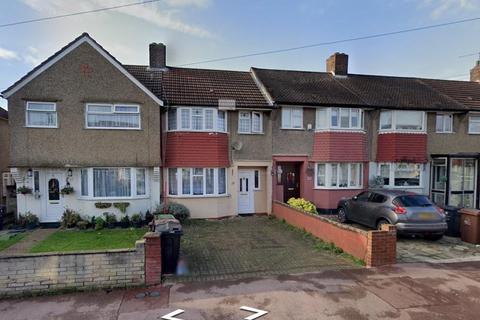 3 bedroom terraced house for sale, Naseby Road, Dagenham